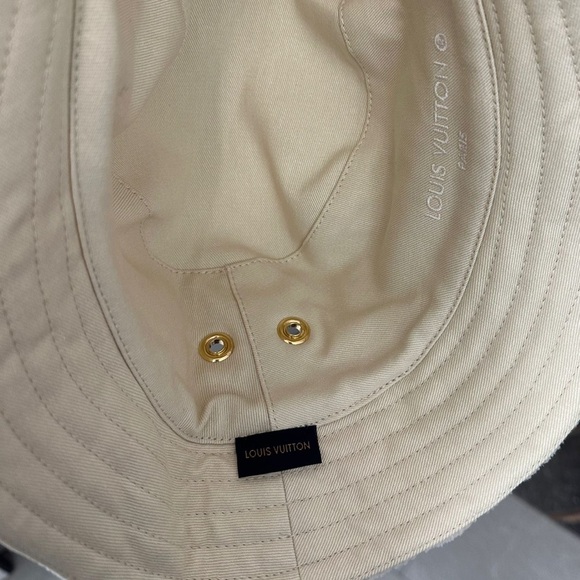 Louis Vuitton terry cloth Bucket Hat in soft white ivory NWOT - Picture 2 of 5